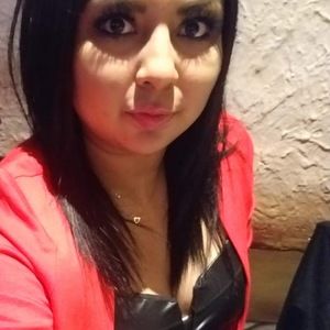 Meet your Posher, Yanet